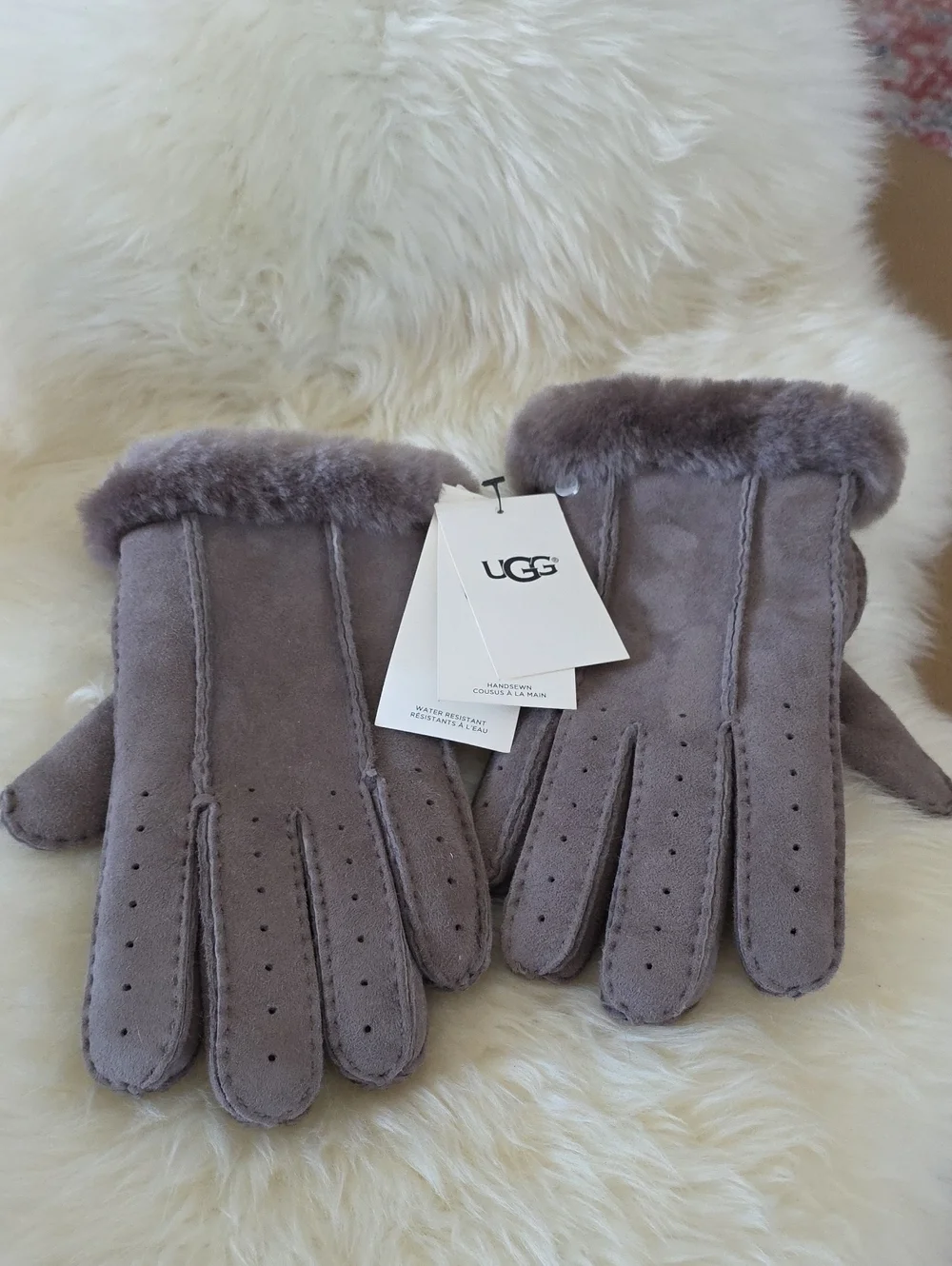 NWT UGG Women's Size L Stormy Grey Classic Perforated Suede Gloves 🩶❄🐑🎁